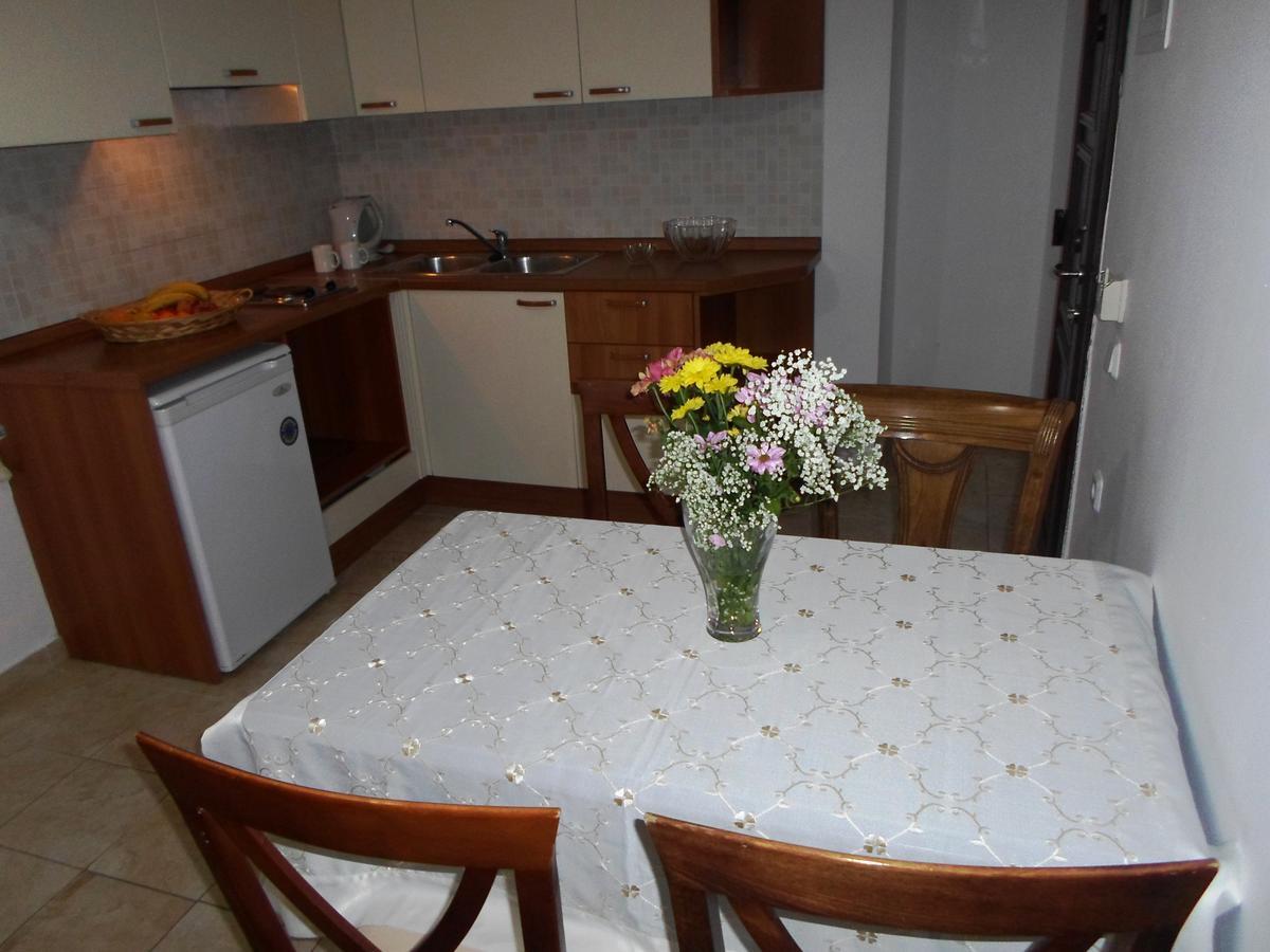 מוראיטיקה Nikki'S Studios & Apartments מראה חיצוני תמונה