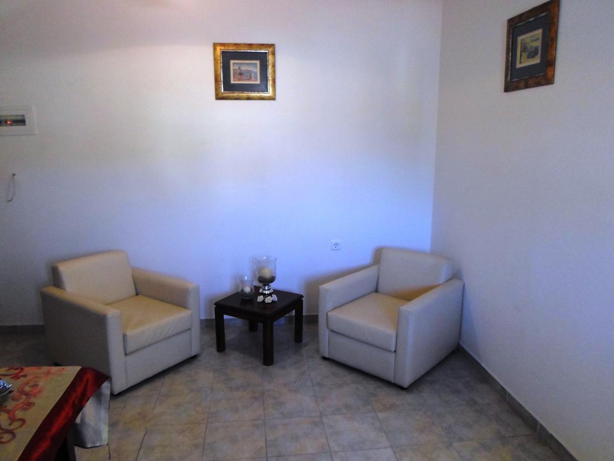 מוראיטיקה Nikki'S Studios & Apartments מראה חיצוני תמונה