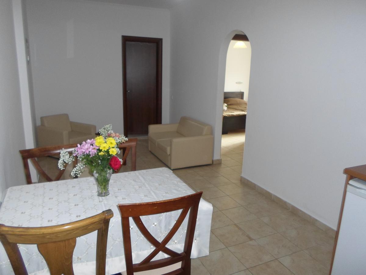 מוראיטיקה Nikki'S Studios & Apartments מראה חיצוני תמונה